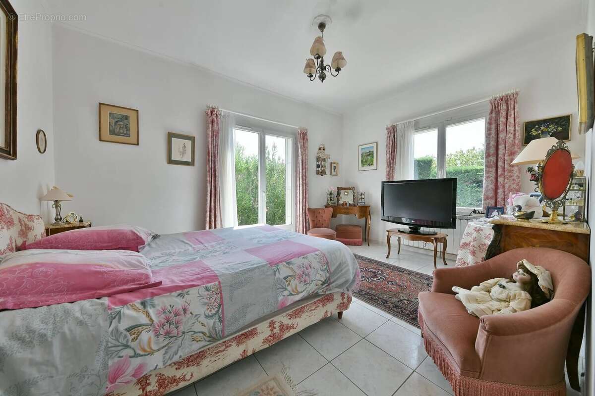 Charmante villa au cœur d'un jardin paysagé - photo 6