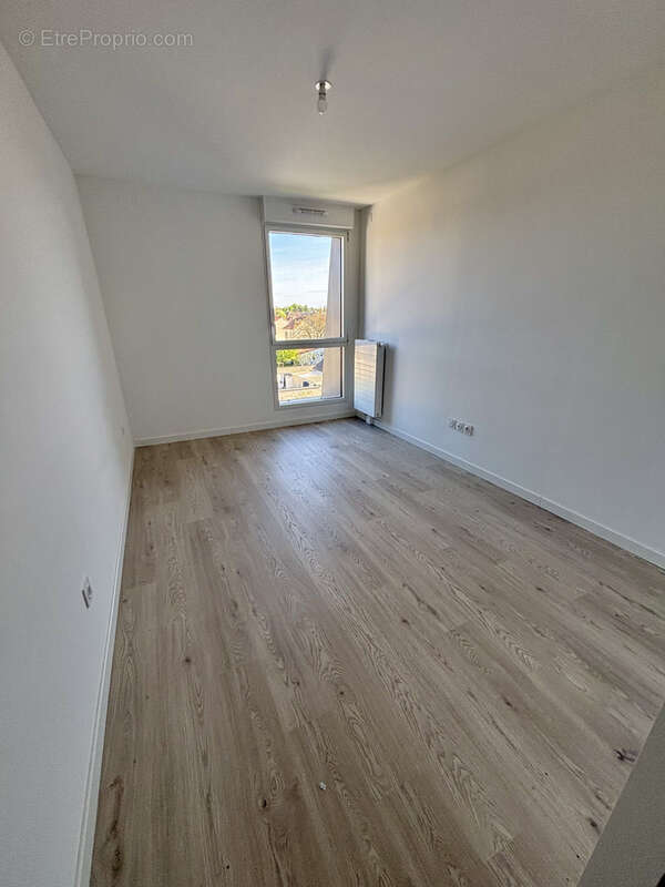 Appartement à SAINTE-GENEVIEVE-DES-BOIS