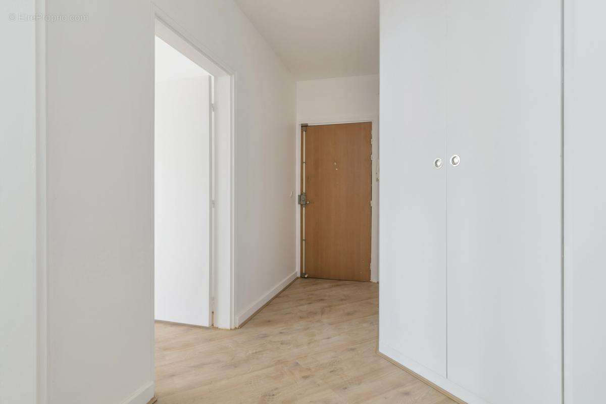 Appartement à LEVALLOIS-PERRET