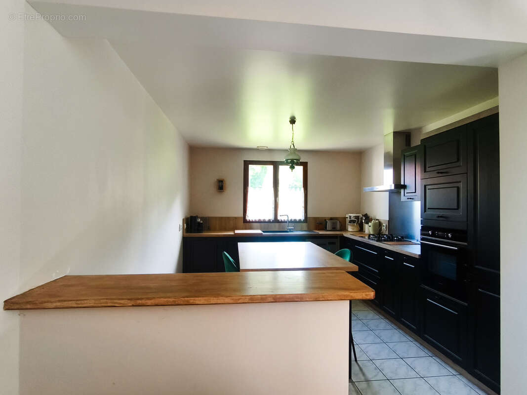 Maison à CRANVES-SALES