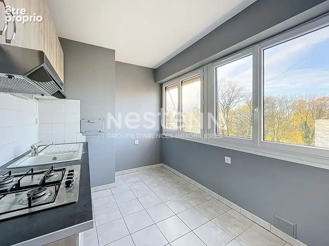 Appartement 4 pièces à vendre - Dernier étage avec vue sur cour à Blois (Cabochon) - photo 3