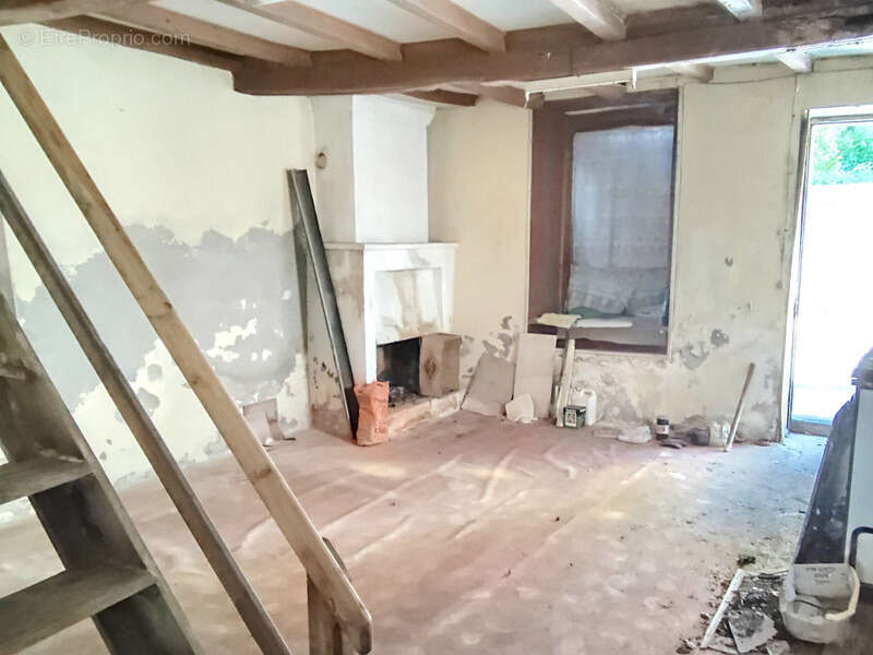 Maison à vendre 4 pièces 94m2 à rénover GEMOZAC (17) - photo 4