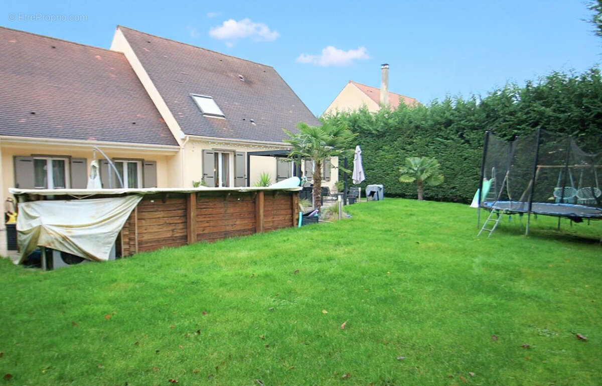 Maison à LA QUEUE-EN-BRIE