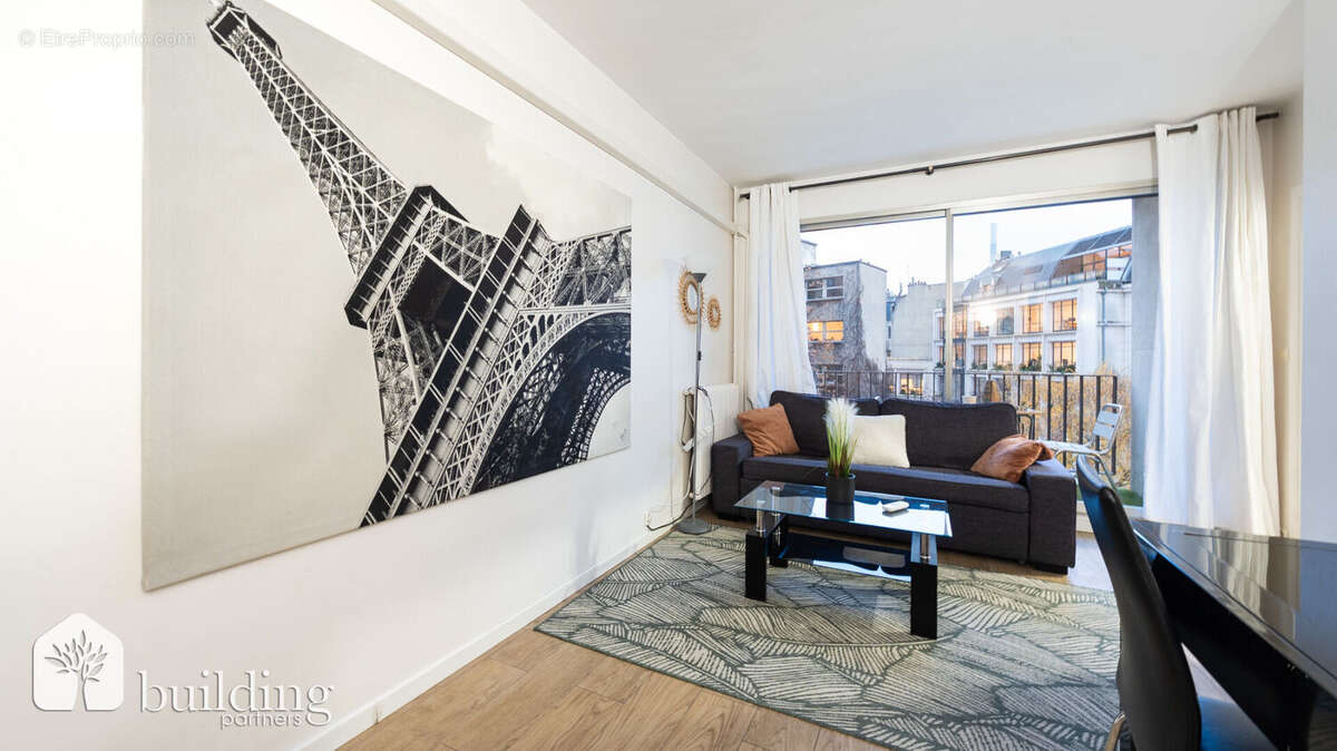Appartement à PARIS-8E