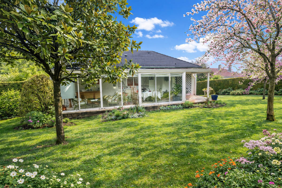 Maison à SAINT-MARTIN-DE-BOSCHERVILLE