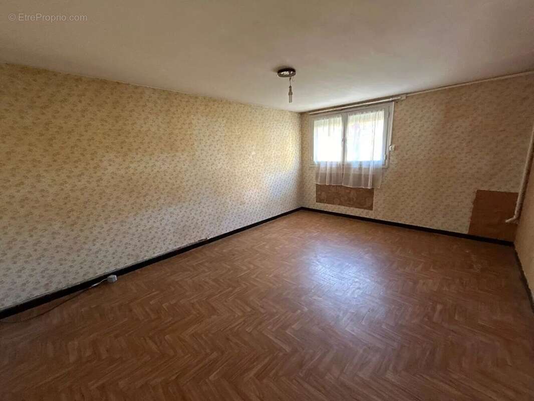 Maison à LA CHAUSSEE-SAINT-VICTOR