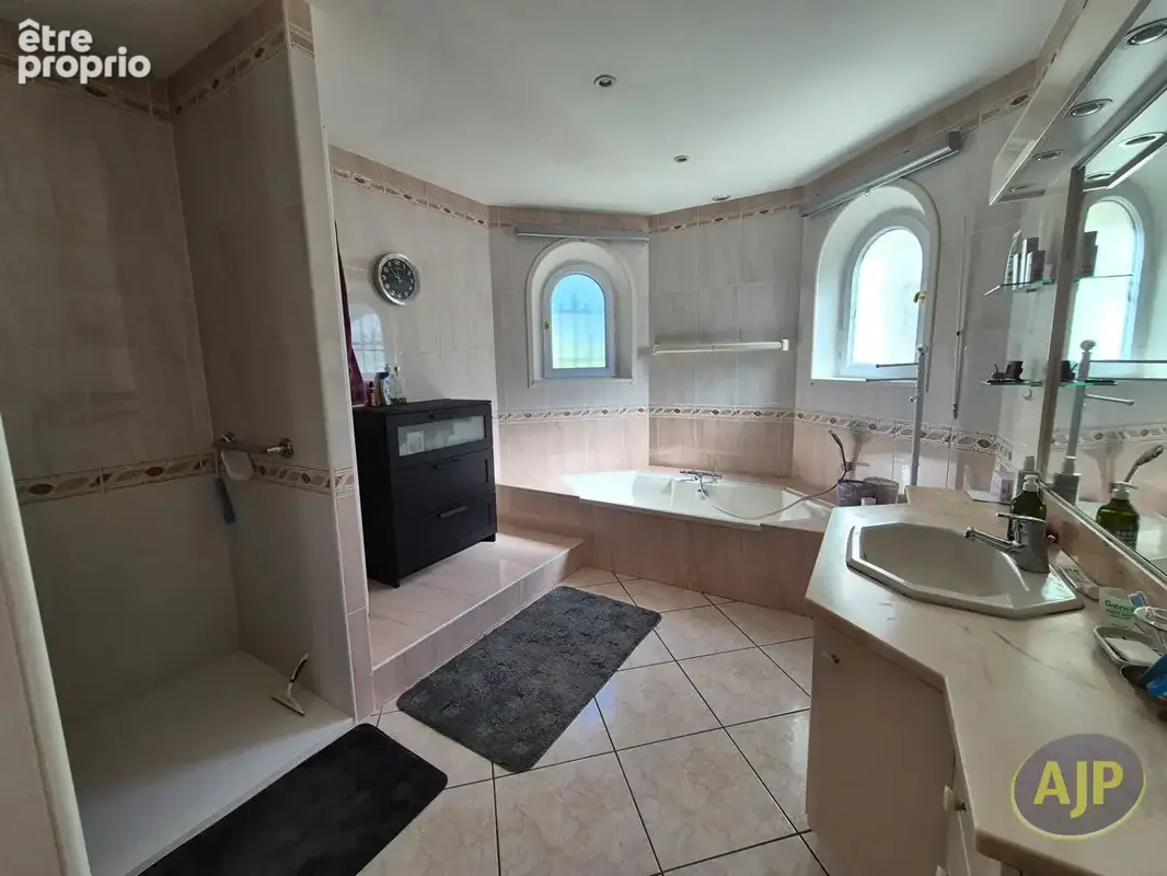 Maison 2 suites parentales + bureau / piscine - photo 7