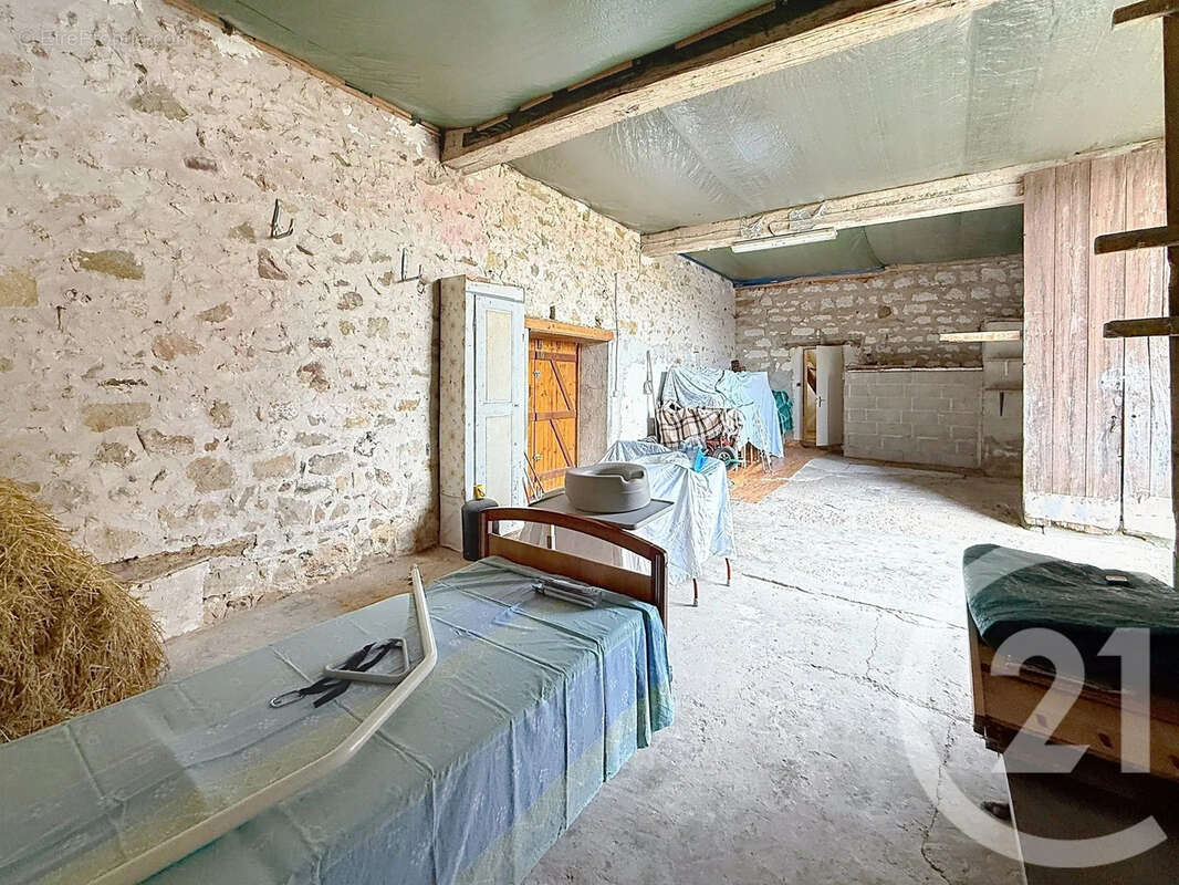 Maison à MELZ-SUR-SEINE