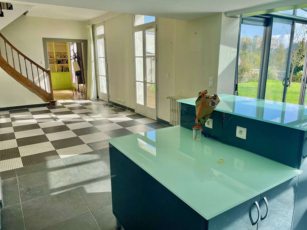 Maison à SAINT-CYR-SUR-LOIRE