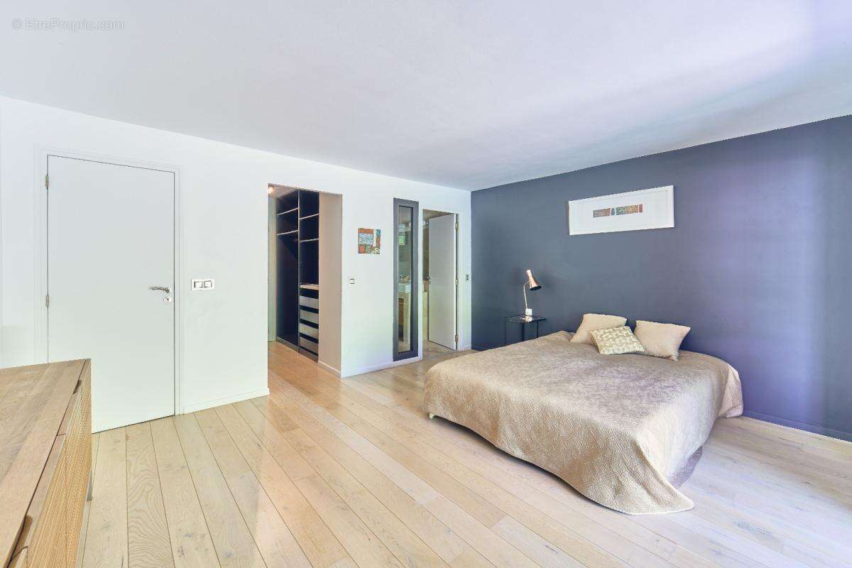 Maison à LE PUY-SAINTE-REPARADE