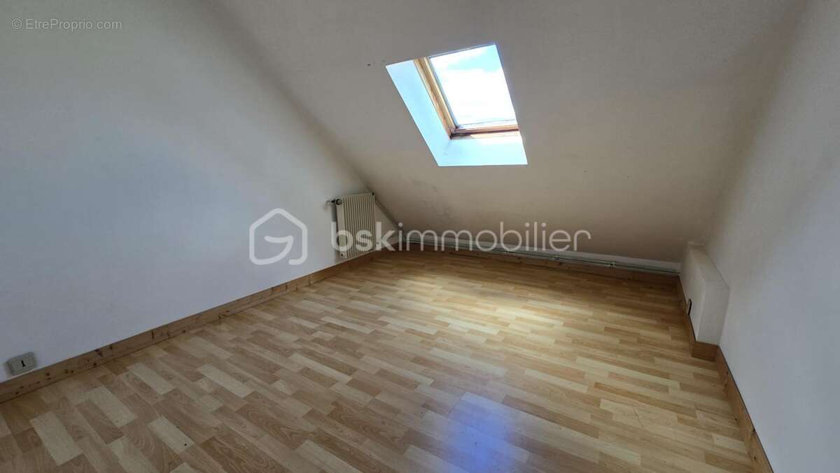 'Beau potentiel pour cette maison familiale de 4 chambres avec grand jardin' - photo 12