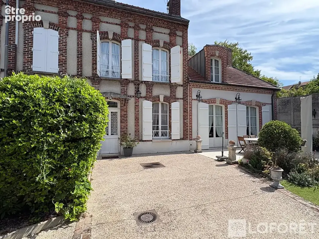 A vendre : élégante maison familiale au coeur d'Épernay - photo 1