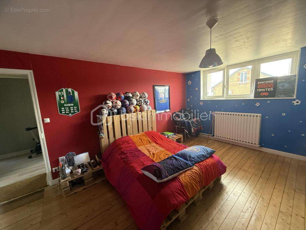 Maison à VIVIER-AU-COURT