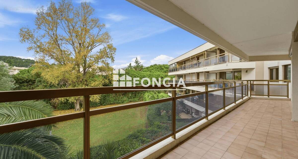 Appartement à MANDELIEU-LA-NAPOULE