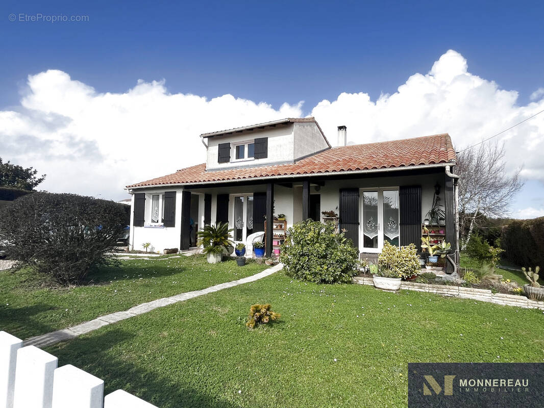 Maison à MESCHERS-SUR-GIRONDE