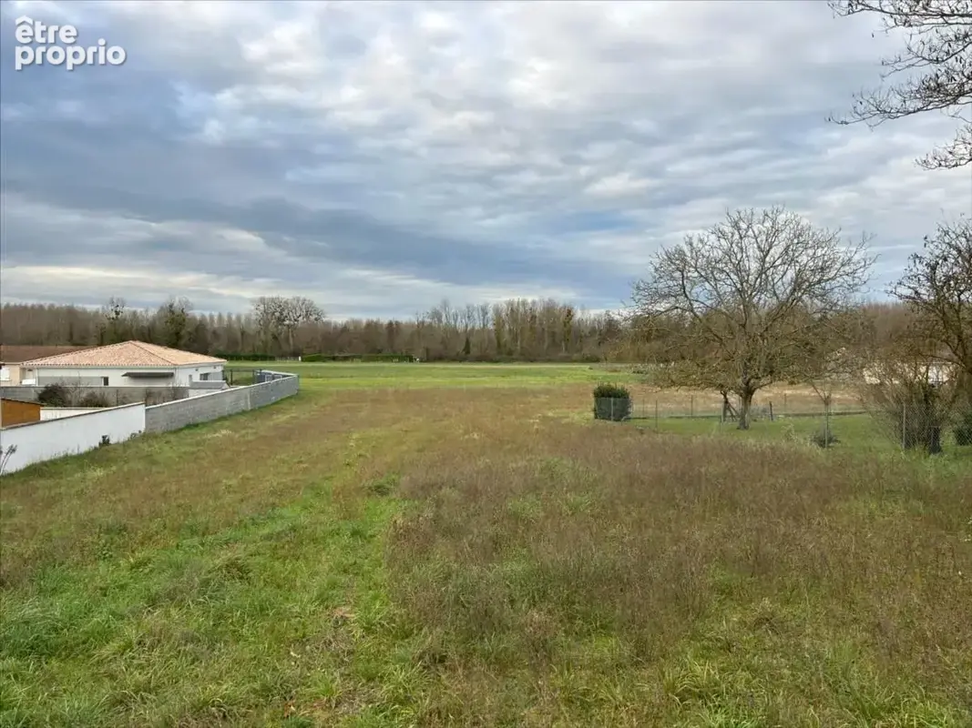 Terrain à DISSAY