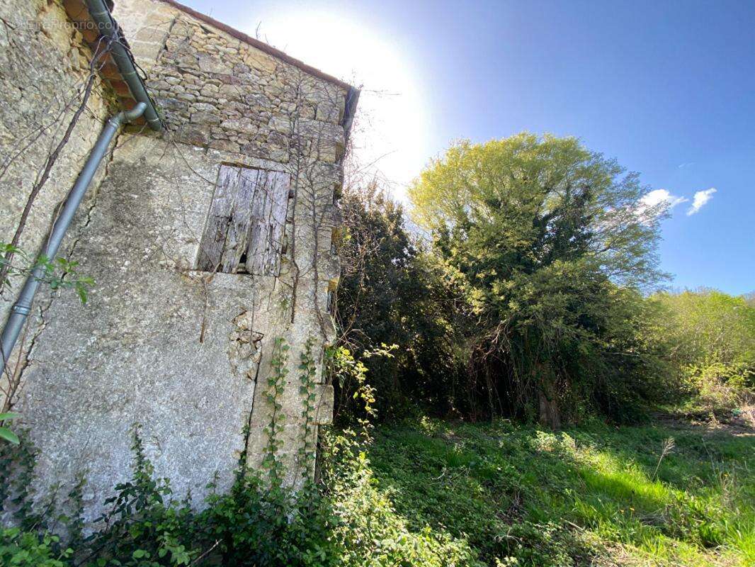 Maison à SAINT-JEAN-DE-BLAIGNAC