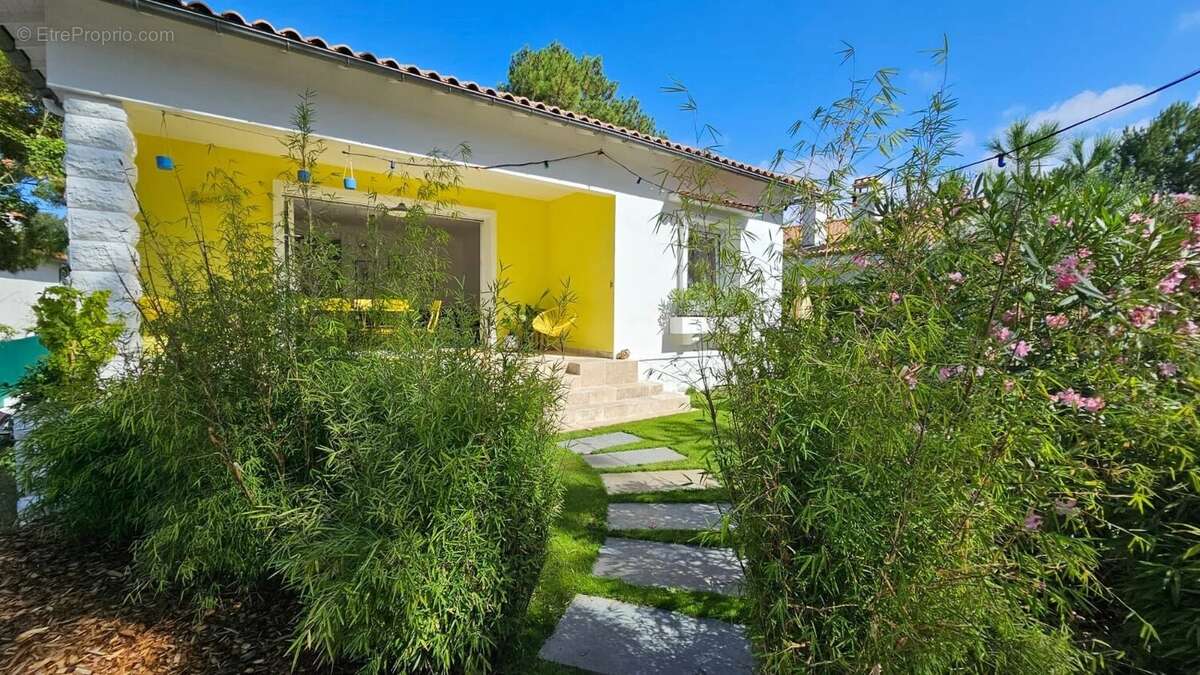 Maison à SAINT-GEORGES-DE-DIDONNE