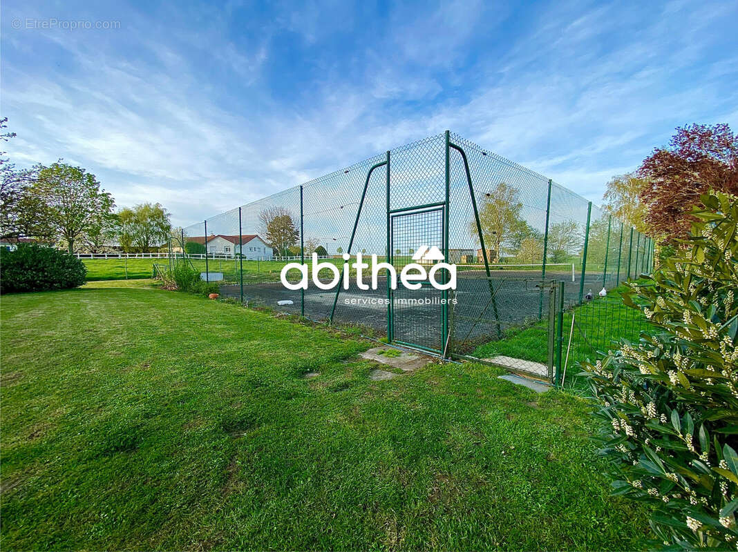 Maison à FRESNES-LES-MONTAUBAN