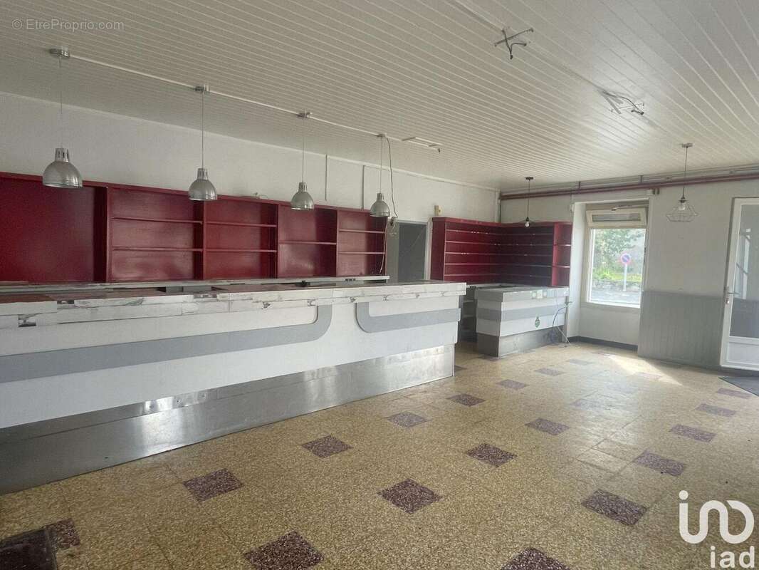 Photo 2 - Commerce à SAINT-ETIENNE-DE-MER-MORTE