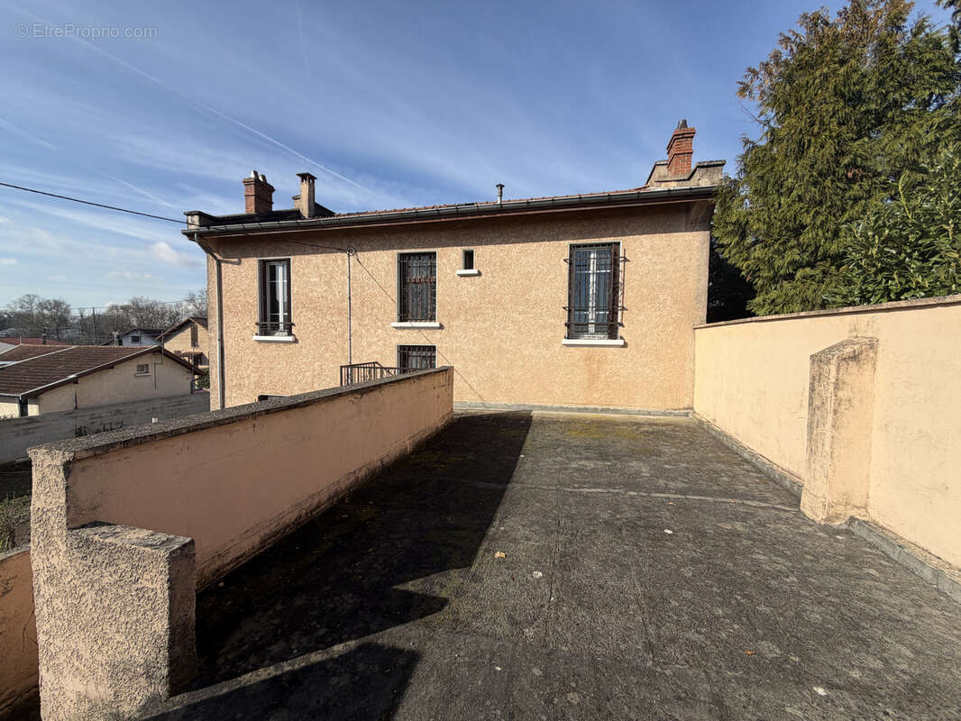 Maison à VAULX-EN-VELIN