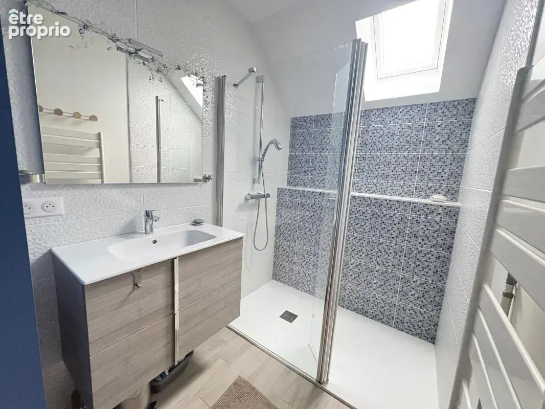  Coup de cœur atypique : Propriété de caractère de 125 M² en plein cœur du bourg de Batz-sur-Mer avec une gesthouse de 30 m² - photo 13