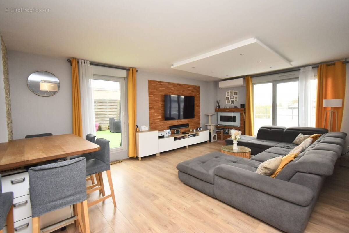 Appartement à GENNEVILLIERS