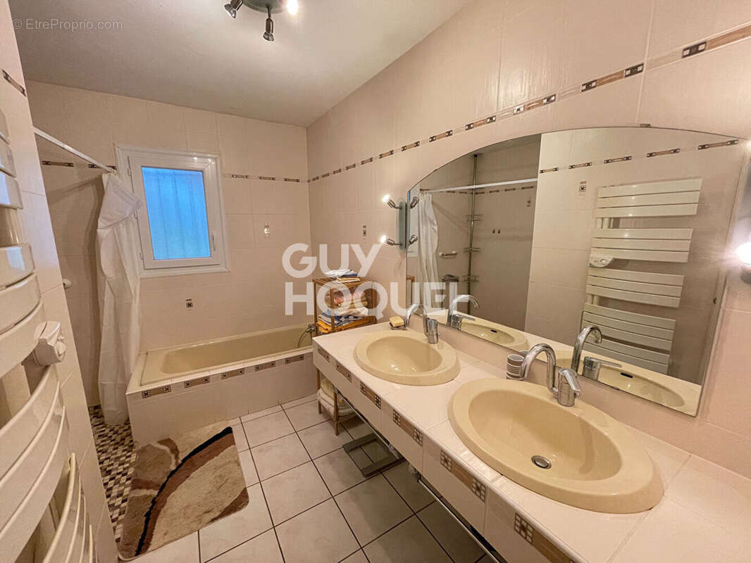 Maison à PARENTIS-EN-BORN