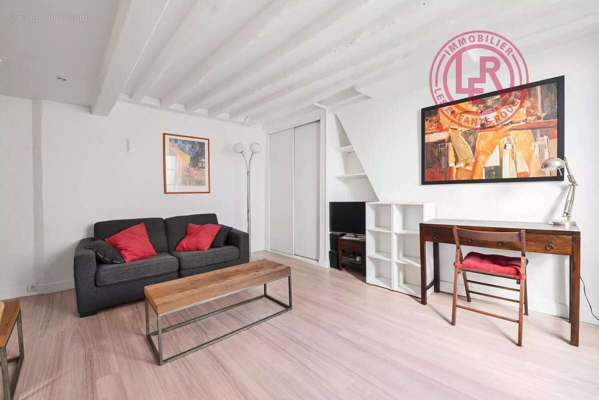 Appartement à PARIS-3E