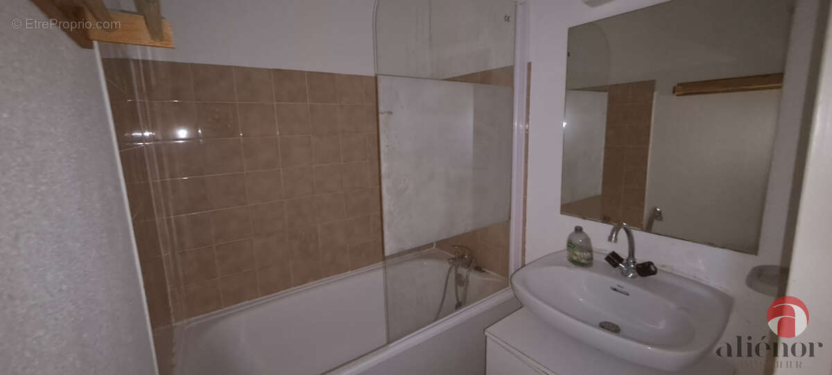Appartement à MORILLON