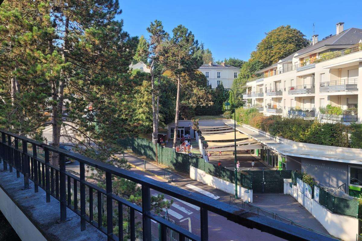 Appartement à VILLE-D'AVRAY