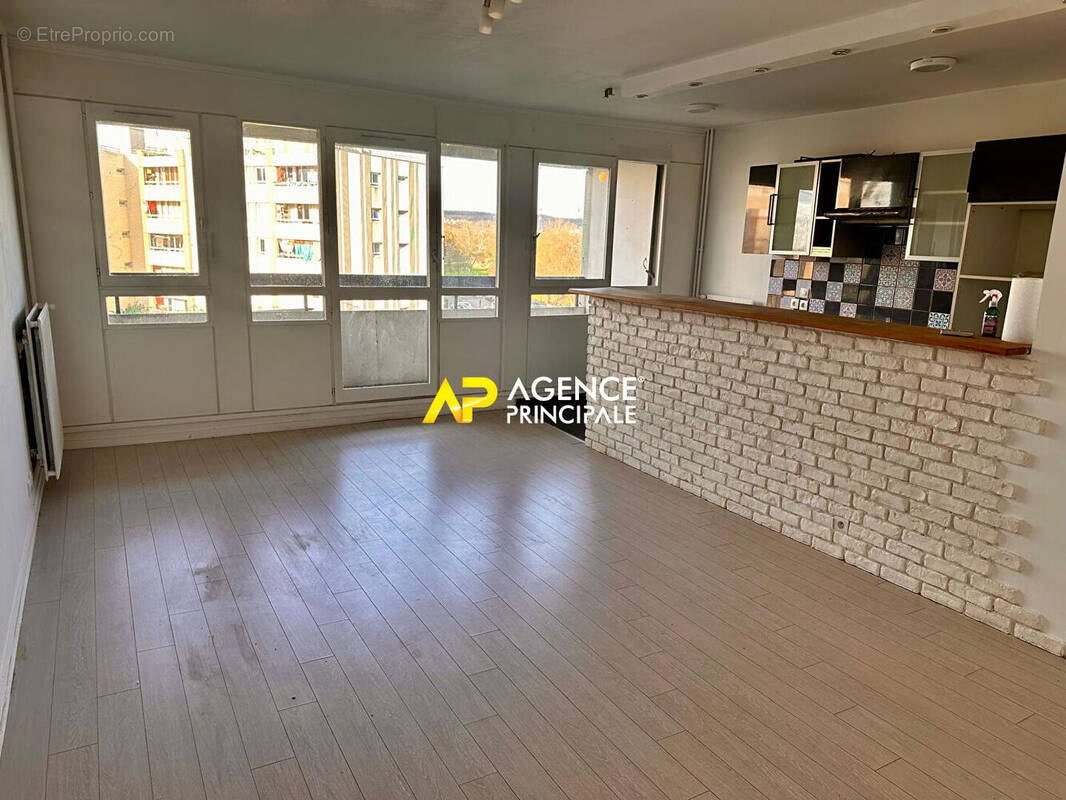 Appartement à SARTROUVILLE