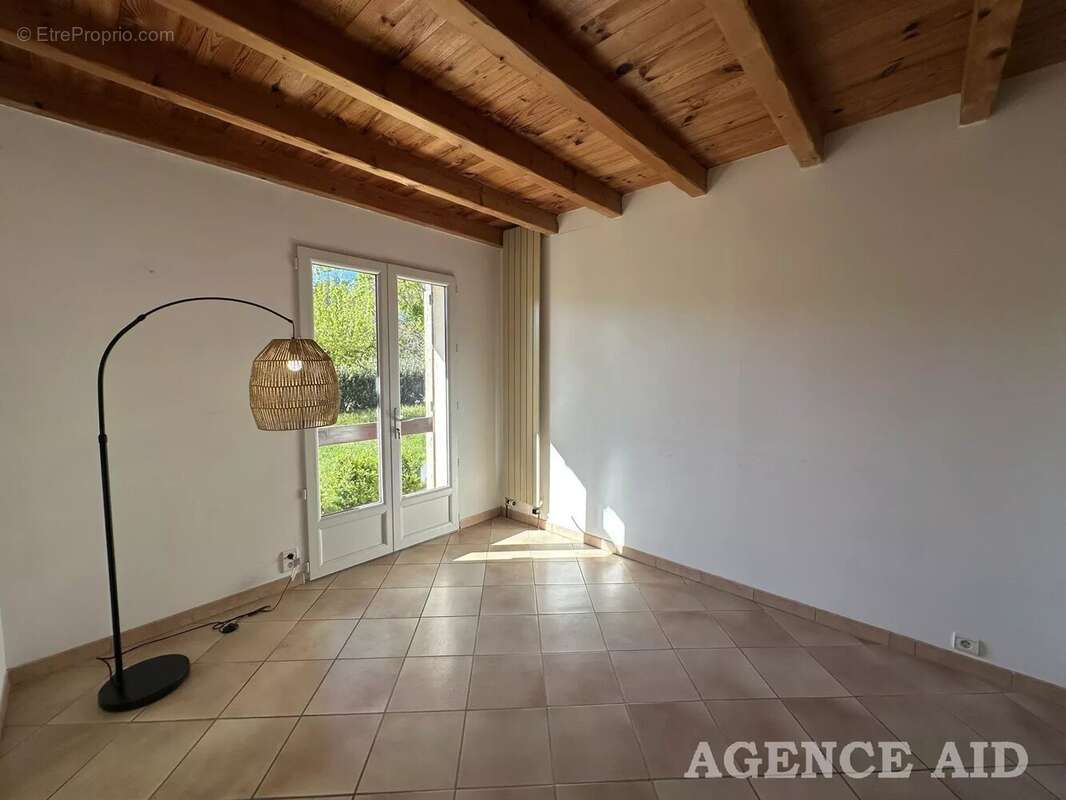 Maison à CUGES-LES-PINS