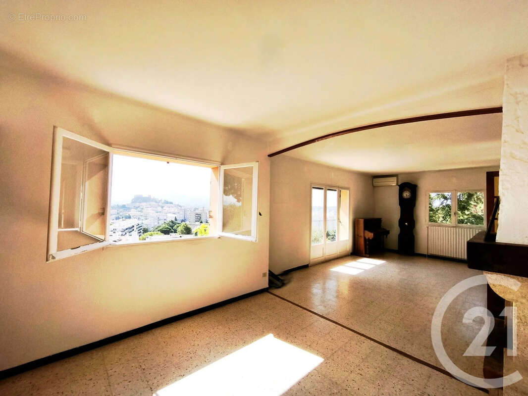 Maison 152 m² à La Garde  - photo 4