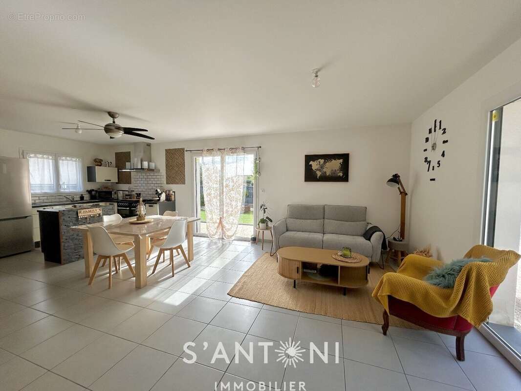 Maison à ESPONDEILHAN