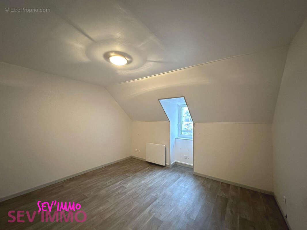 Maison 125 m² à Saint-Germain-Des-Fosses  - photo 13