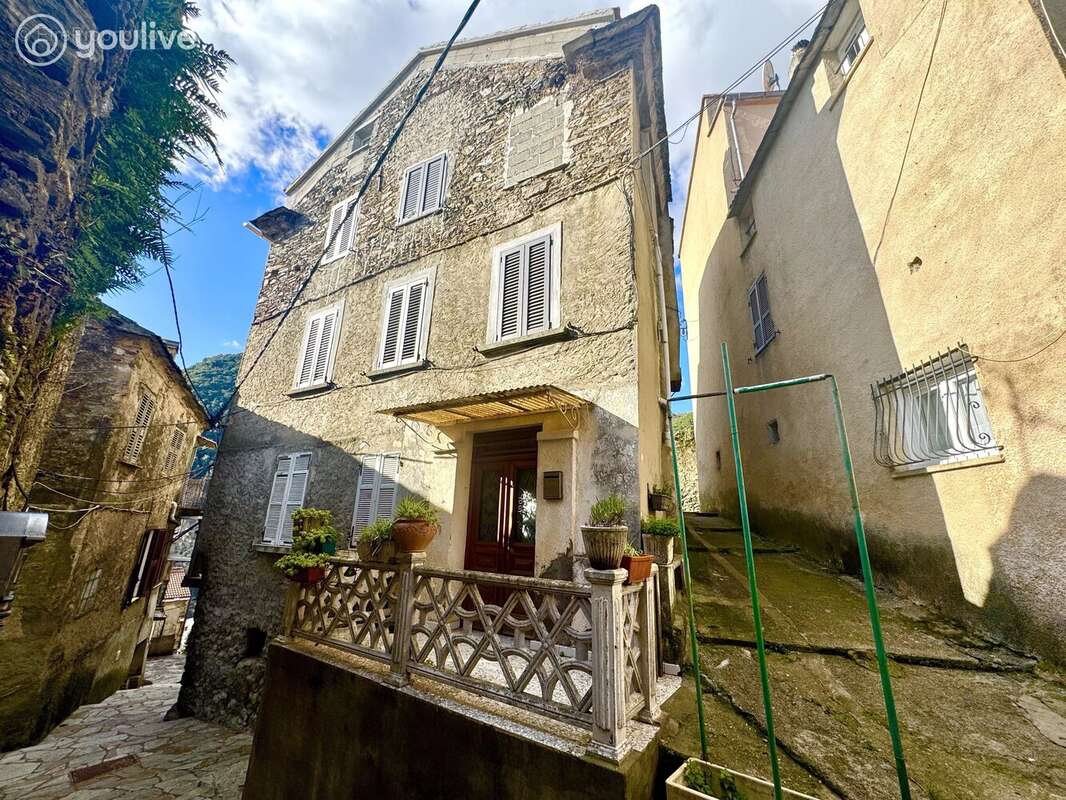 Maison de village avec 2 appartements –Petite Vue mer et montagne - photo 13