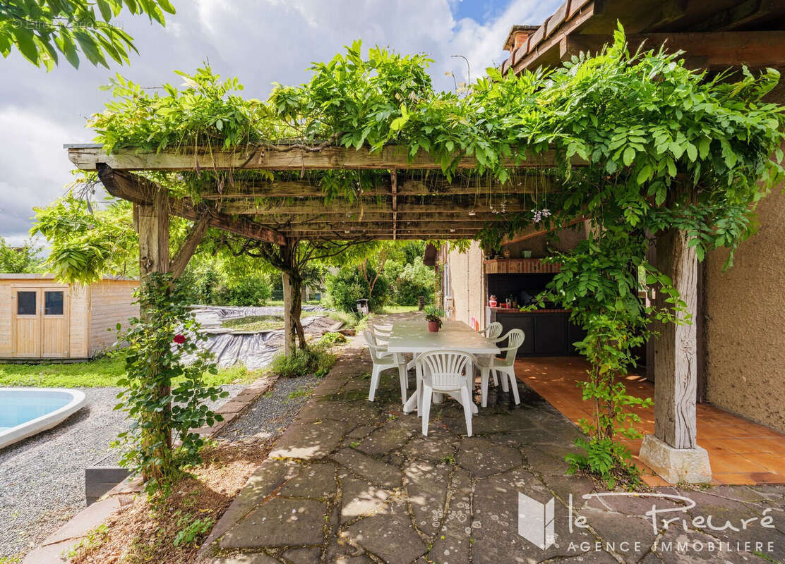 Maison familiale avec piscine et grand terrain arboré sur l'axe Réalmont-Graulhet - photo 16