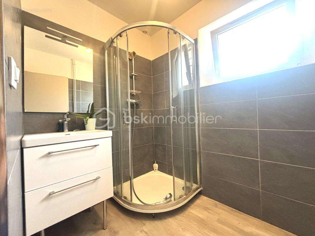 *** Nouveauté en Exclusivité: Coup de cœur assuré pour cette jolie Maison entièrement rénovée avec sa dépendance dans un secteur - photo 6