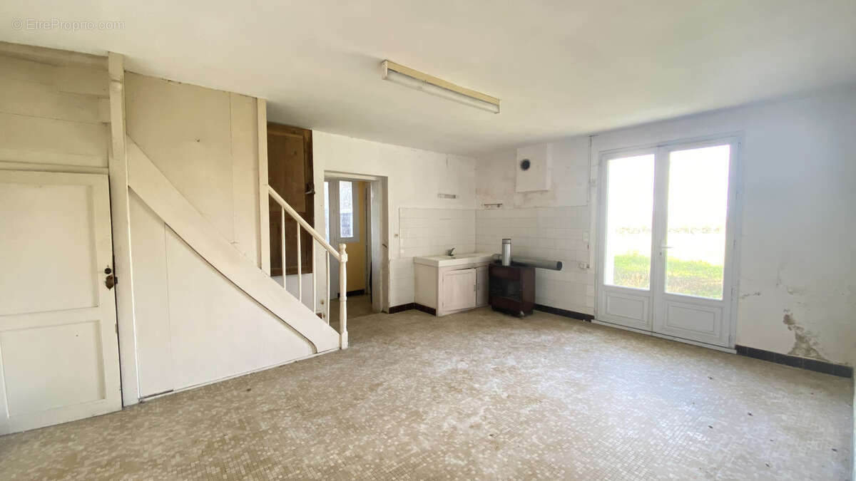 Maison à CHENAC-SAINT-SEURIN-D&#039;UZET