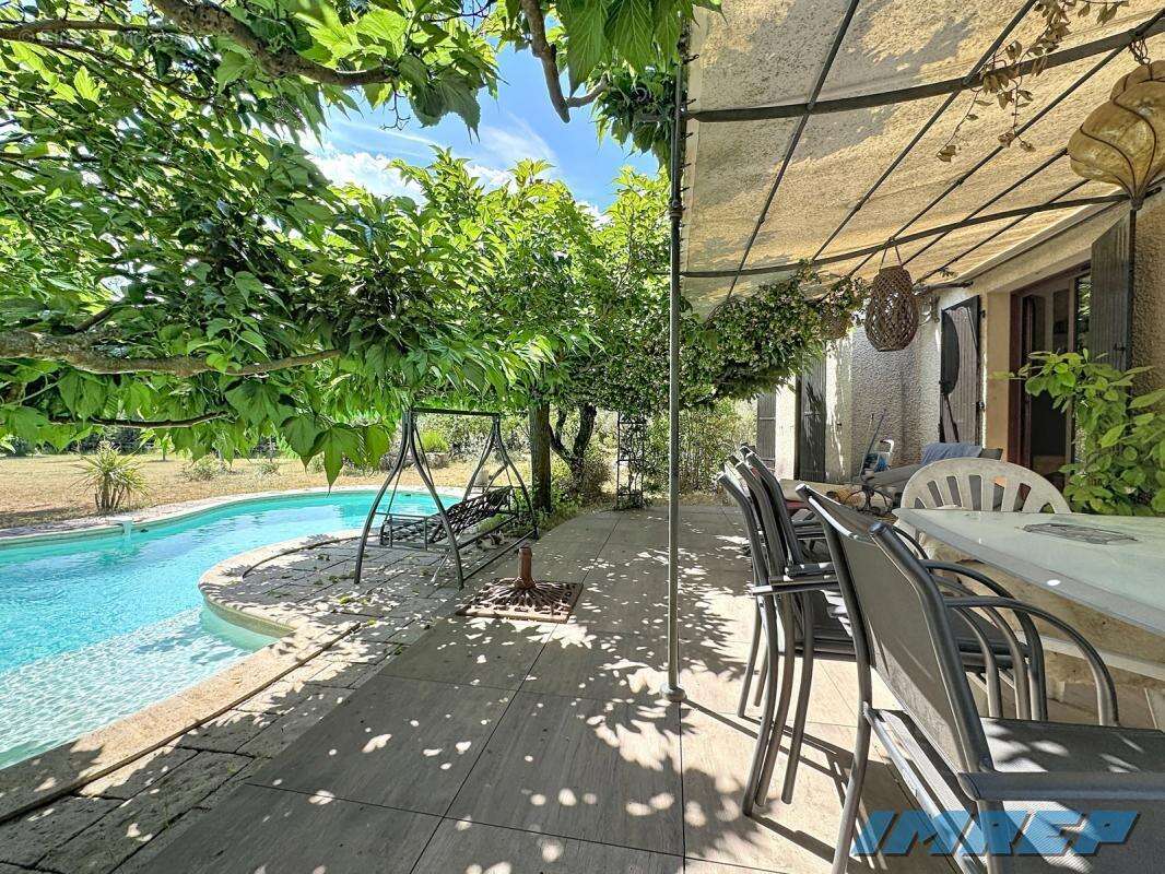 Maison 100 m² à Saint-Maximin-La-Sainte-Baume  - photo 5
