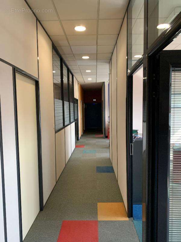 Commerce 208 m² à Limoges  - photo 8