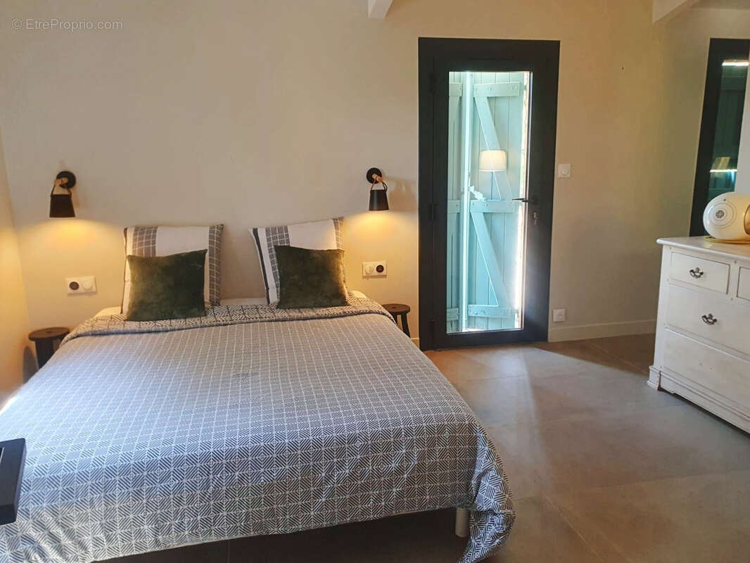 Maison à LA LONDE-LES-MAURES