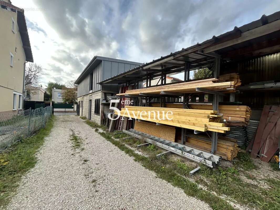 Commerce à SAINT-MAUR-DES-FOSSES