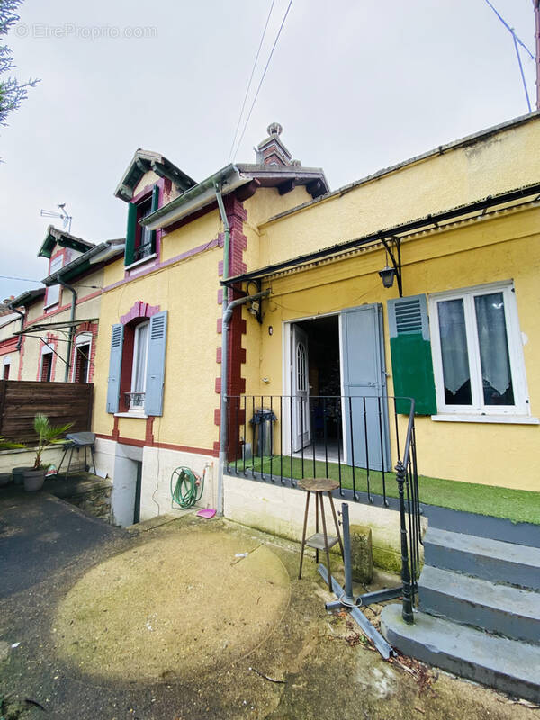 Maison à MONTEREAU-FAULT-YONNE