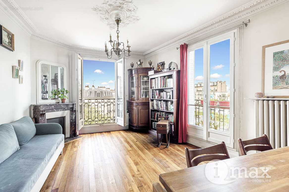 Appartement à LA GARENNE-COLOMBES