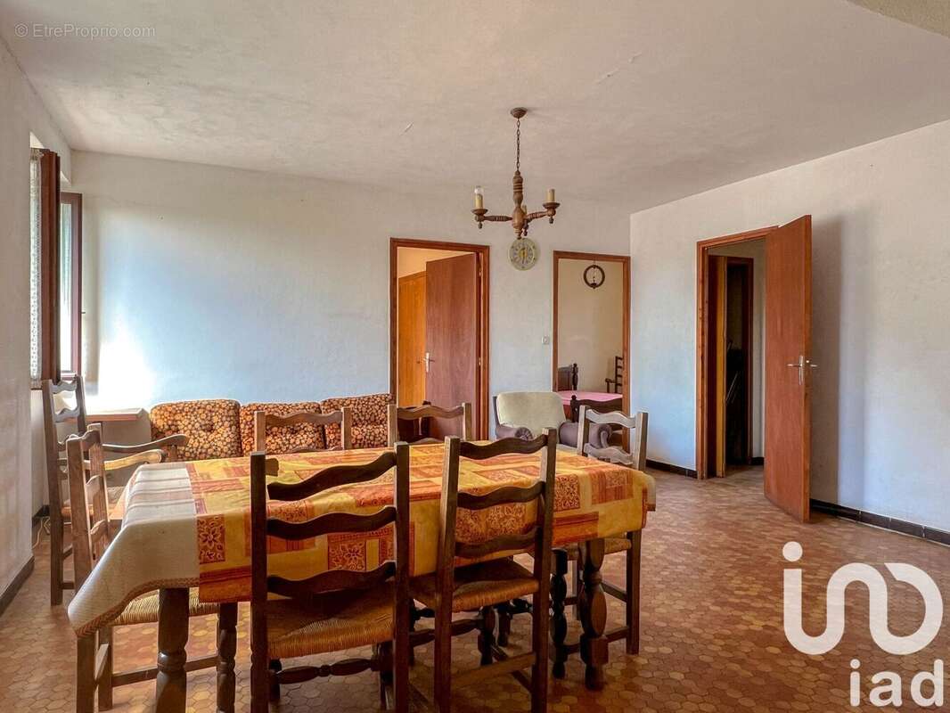 Photo 5 - Appartement à SAINT-REMY-DE-CHAUDES-AIGUES