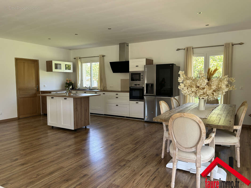 Maison à TERRASSON-LAVILLEDIEU