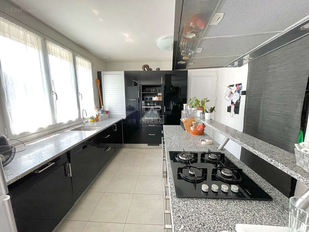 Maison Acheres 5 pièce(s) 90 m2 - photo 4