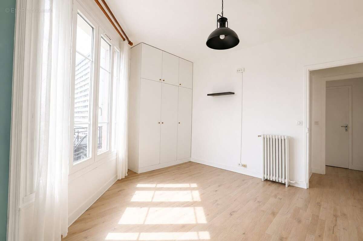 Appartement à LA GARENNE-COLOMBES